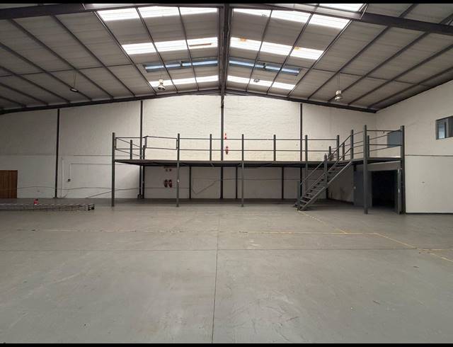 666M² WAREHOUSE TO LET IN HALFWAY HOUSE